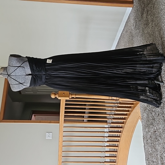 Saks Fifth Avenue black pleated gown - Picture 3 of 8